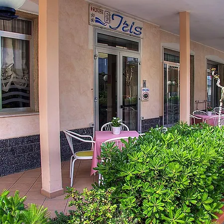 Iris Hotel