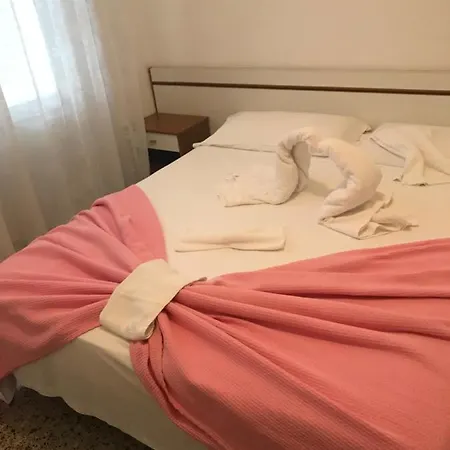 Iris Отель